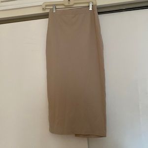 Long skirt tight with slit